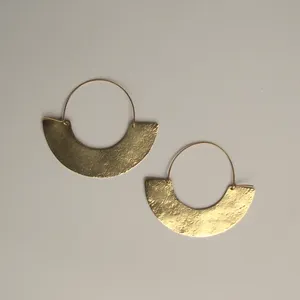 ต่างหูทองเหลืองทำด้วยมือลายความรักและนางฟ้าชุบทองเครื่องประดับแฟชั่นสำหรับผู้หญิงคุณภาพสูงในอินเดีย - Product Image 3