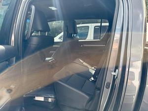 2025 NUEVO A YOTA HILUX 2,8 2017 4X4 SIN ACCIDENTES INVISIBLE Doble Cabina INVENCIBLE SUV TRANSMISIÓN AUTOMÁTICA - Product Image 2
