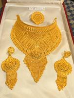 Parure de bijoux plaqué or 24 carats style vintage Comores Mayotte, comprenant collier et bracelets, élégante, en cuivre et diamants, cadeau pour les États-Unis