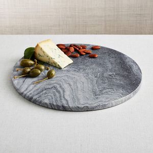 Elegante tabla de quesos de mármol pulido con superficie fácil de limpiar y ambiente de lujo para cocinas y fiestas modernas - Product Image 4