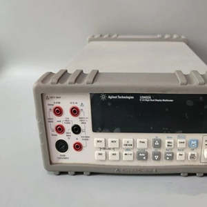 Multímetro de Escritorio KEYSIGHT U3606A Usado con Fuente de Alimentación de CC - Product Image 5