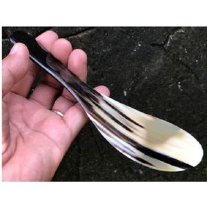 Vente chaude indien véritable corne de buffle cuillère et fourchette serveurs à salade couverts derniers ustensiles en corne de conception pour servir la salade et la nourriture - Product Image 1