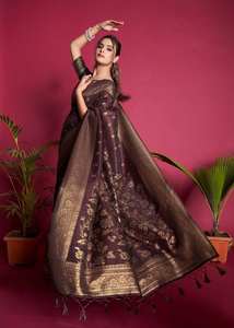 Sari de Seda y Algodón Banarasi Inspirado en Sonakshi Sinha, Diseño Premium del Siglo XVIII con Chaand Buta, Rayón para Fiestas, Siempre en Moda, Último Modelo - Product Image 3