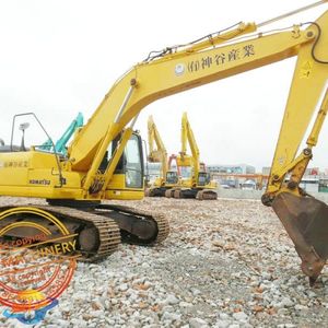 Excavadora Komatsu PC200-8N1 en Existencia, Maquinaria Usada, Motores a Bajo Precio - Product Image 3