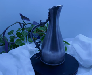 Vase à fleurs en aluminium métallique couleur or, design exquis pour la décoration de la maison, ornement de table et embellissements de Noël - Product Image 4