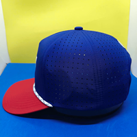 Gorra de Béisbol Bicolor Azul y Roja, de 6 Paneles, Ajustada, Unisex, Estilo Casual, de Lona, de Secado Rápido, Impermeable, con Orificios Cortados con Láser