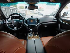 CLEAN 2016 Maserati Gran Turismo S Q4 AWD Volante a la izquierda - Product Image 3