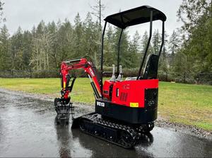 ENVÍO GRATUITO Excavadora Hidráulica Mini VICSEC VC13 de 13 HP con Cuchilla de Retroexcavación y Dientes, Pulgar Manual, EPA, CE, Sistema Hidráulico Auxiliar - Product Image 3