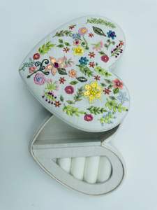 Sacs isothermes en coton faits à la main avec des perles en forme de cœur floral, brodés à la main, couleur personnalisée, couleurs promotionnelles mélangées, personnalisés - Product Image 2