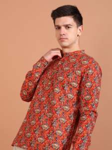 Kurta court en coton imprimé kalamkari rouge pour homme avec col nehru et manches longues, conçu pour un port quotidien doux et confortable - Product Image 4