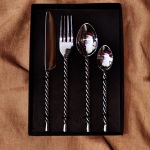 Ensemble de couverts en métal plaqué or le plus vendu poignées de concepteur en métal emballage de logo personnalisé couverts de luxe modernes pour une utilisation à la maison - Product Image 2