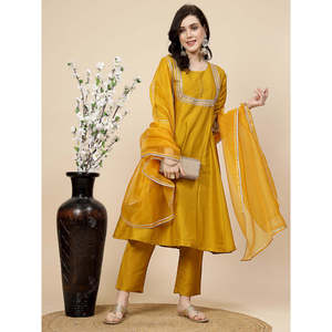 Conjunto Casual de Kurta y Pantalones para Mujer, Diseño Mustard Yoke, Corte en A, con Mangas Tres Cuartos y Dupatta - Product Image 6