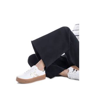 Sneakers casual da donna XTI - Eleganti e comode - Disponibili in diversi colori - Product Image 2