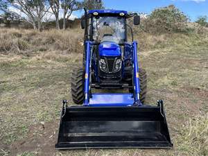 Chargeur frontal de tracteur Premium Lov-ol TB754 4x4 avec godet 4 en 1 pour pompe moteur, équipement agricole fiable pour le travail sur le terrain - Product Image 2