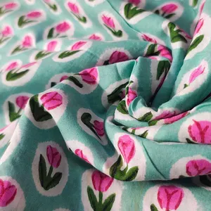 Tissu en coton imprimé à la main Sanganeri, bleu clair à motifs floraux, écologique, pour la décoration intérieure et la tapisserie - Product Image 5