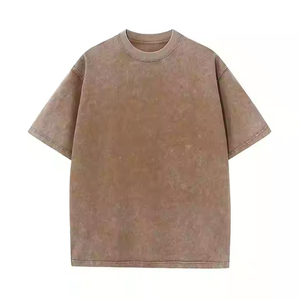 ชุดเซ็ตเสื้อยืดและกางเกงขาสั้นผู้ชายผ้าระบายอากาศลายฟอกสีสำหรับฤดูร้อน - Product Image 2