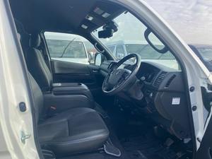 Toyota Hiace neuve, propre, conduite à droite, à vendre - Product Image 5