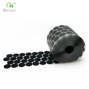 Benutzer freundliches Klett band mit Klett verschluss und Klebeband für Kleidungs stücke im Freien - Product Image 1