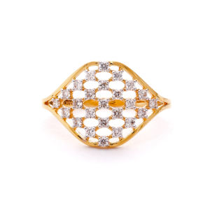 Anillo Geométrico de Oro Amarillo de Alta Calidad con Circonita Cúbica, Anillo de Compromiso para Mujer con Corte Oval Intrincado - Product Image 1