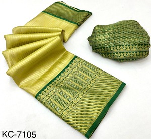 Bandanas ethniques en tissu de soie à motif floral de qualité supérieure pour femme - Product Image 1