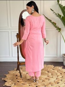 Rayonne flammée de qualité supérieure avec pantalon Kurti brodé et fabricant Dupatta d'Inde au taux le plus bas - Product Image 4