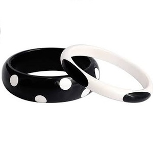 High Quality Fancy Geometric Resin <b>Bracelets</b> Stylish Best <b>White</b> Black & Multicolor Unisex Bangles Classic Wedding Party Woman - Product Image 3
