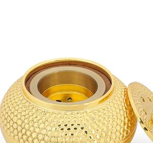 Brûleur d'encens arabe Bakhoor texturé doré de luxe avec couvercle orné en métal pour le Ramadan Majlis et l'usage domestique au Moyen-Orient - Product Image 6