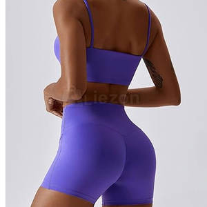 Conjunto de Top y pantalones cortos de Yoga para mujer de secado rápido para uso en gimnasio de verano Conjunto de entrenamiento de Top y pantalones cortos de Yoga para mujer - Product Image 5