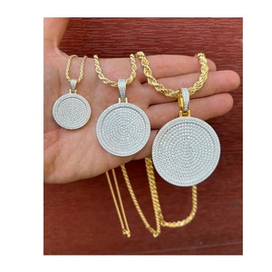 Colgante de moissanita de plata personalizado, colgante de diamante circular en forma de disco, con Collar para exportación - Product Image 1