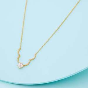 Collier tendance en alliage de zinc en forme de fleur pour les occasions de cadeaux - Product Image 1