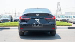 Toyota Camry d'occasion 2018, berline essence, entrée sans clé, démarrage par bouton-poussoir, toit panoramique, 6 places - Product Image 6
