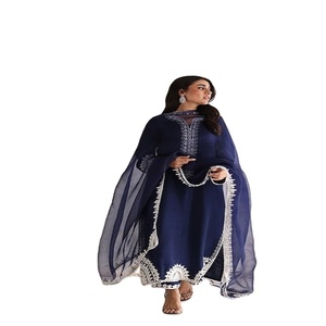 Costumes de pelouse de conception traditionnelle de Punjabi de qualité assurée disponibles dans toutes les tailles de fabrication en inde à bas prix - Product Image 1