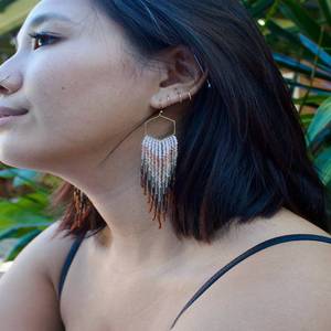 Hermosos pendientes largos con cuentas de semillas chapadas en oro de latón hexagonal para mujeres y niñas en fiesta de boda, Hldi , Mehendi Wear - Product Image 3