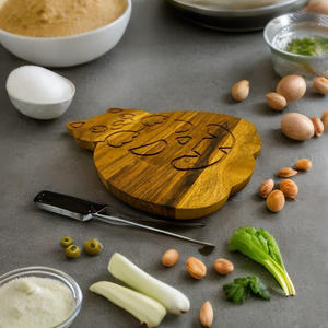 Tablero con forma de gato bonito de madera de acacia con ranuras para cortar y servir aperitivos Diseño personalizado Venta directa de fábrica a precio barato - Product Image 5