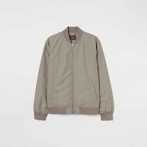 เสื้อแจ็คเก็ตบอมเบอร์มีฮู้ดคุณภาพสูง สกรีนโลโก้ได้ตามต้องการ กันน้ำ ระบายอากาศได้ดี เหมาะสำหรับฤดูหนาว ซิปแบบซอฟต์เชลล์ น้ำหนัก 320 กรัม สำหรับผู้ชาย ใส่ได้ทั้งภายนอกและภายใน - Product Image 1