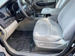 Precio bajo, Kia Sedona LX 2016, auto usado en venta - Product Image 3