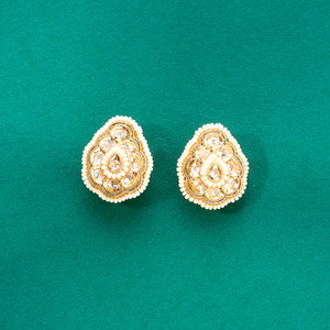 Tops Kundan con pendientes de moda chapados en oro - Product Image 3