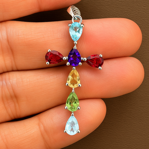 Elegante Regalo para Fiesta de Bodas, Colgante de Cruz con Múltiples Piedras, Forma de Pera de 6x4mm, Minimalista, Plata de Ley con Baño de Rodio, Rhaya - Product Image 2