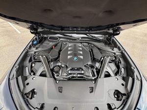2023 760i xDrive ~6 500 milles, V8 biturbo de 536 ch, transmission intégrale, non modifié - Product Image 6