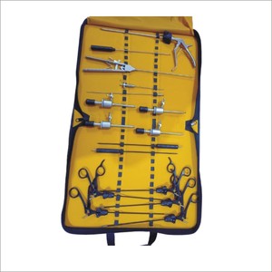 Juego de Instrumentos Laparoscópicos para Cirugía de Precisión que Incluye Portaagujas, Empujador de Nudos y Herramientas para Cierre de Portales - Product Image 2