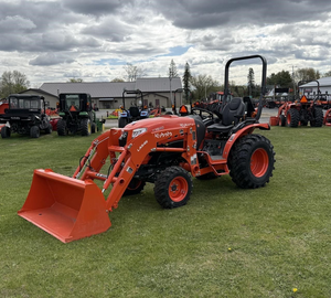 รถแทรกเตอร์ Kubota LX3520HSD ปี 2026 ราคาถูก พร้อมระบบไฮดรอลิกที่แข็งแกร่ง สำหรับงานเกษตรและก่อสร้าง พร้อมจัดส่ง - Product Image 1
