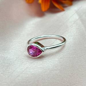 Tiny Teardrop 6x8mm Rubellite Turmaline Ring September Birthstone 925 Silver Minimalist Dainty Ring para boda o fiesta - Product Image 4