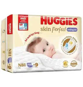 Pañales para Bebé Huggies Skin Essentials de Alta Calidad, Todos los Tamaños Disponibles, Cuidado Suave y Delicado para la Piel del Bebé, Día y Noche - Product Image 3