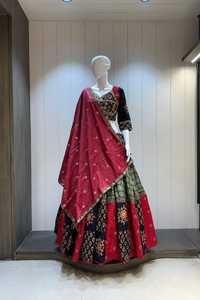 Lehenga Choli traditionnel indien en coton, avec broderie Gamthi lourde, double doublure, coupe ample pour femme, longueur ras du sol, réversible, teintes arc-en-ciel - Product Image 4