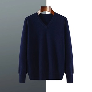 Suéter con cuello en V azul marino oscuro para hombre, Jersey de punto clásico de manga larga, cómodo, cálido, informal, a la moda, ropa de invierno - Product Image 1