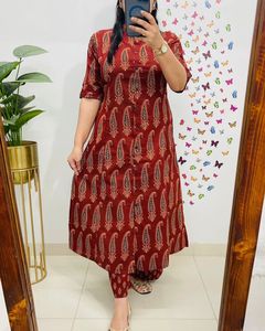 Kurti Informal para Mujer y Pantalones hasta el Tobillo con Estampado Aline, Diseño Moderno, Hecho en India - Product Image 3