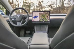 TESLA MODEL 2023 USADO CON VOLANTE A LA IZQUIERDA/DERECHA - Product Image 3