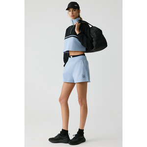 Urban Beat VANLOO Pantalones cortos relajados con estampado de piezas y bolsillos en la cintura elástica para mujer - Product Image 1