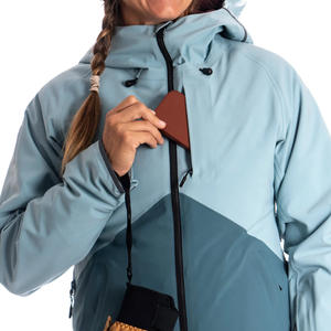 Chaqueta de esquí para mujer con cremallera completa aislada e impermeable disponible con logotipo de impresión personalizado Ideal para uso de actividades de invierno - Product Image 3