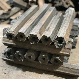 Charbon écologique longue durée, fabriqué à partir de sciure de bois pure, conçu pour un grillage efficace et un chauffage régulier. - Product Image 1